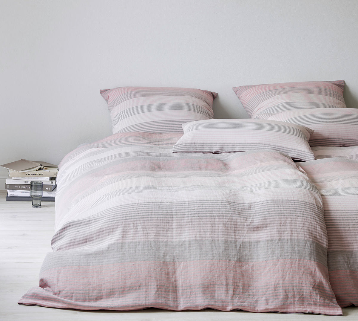 Halbleinen Bettwäsche Fjord in Beere Rot Streifen Schlafzimmer #farbe_Fjord Beere