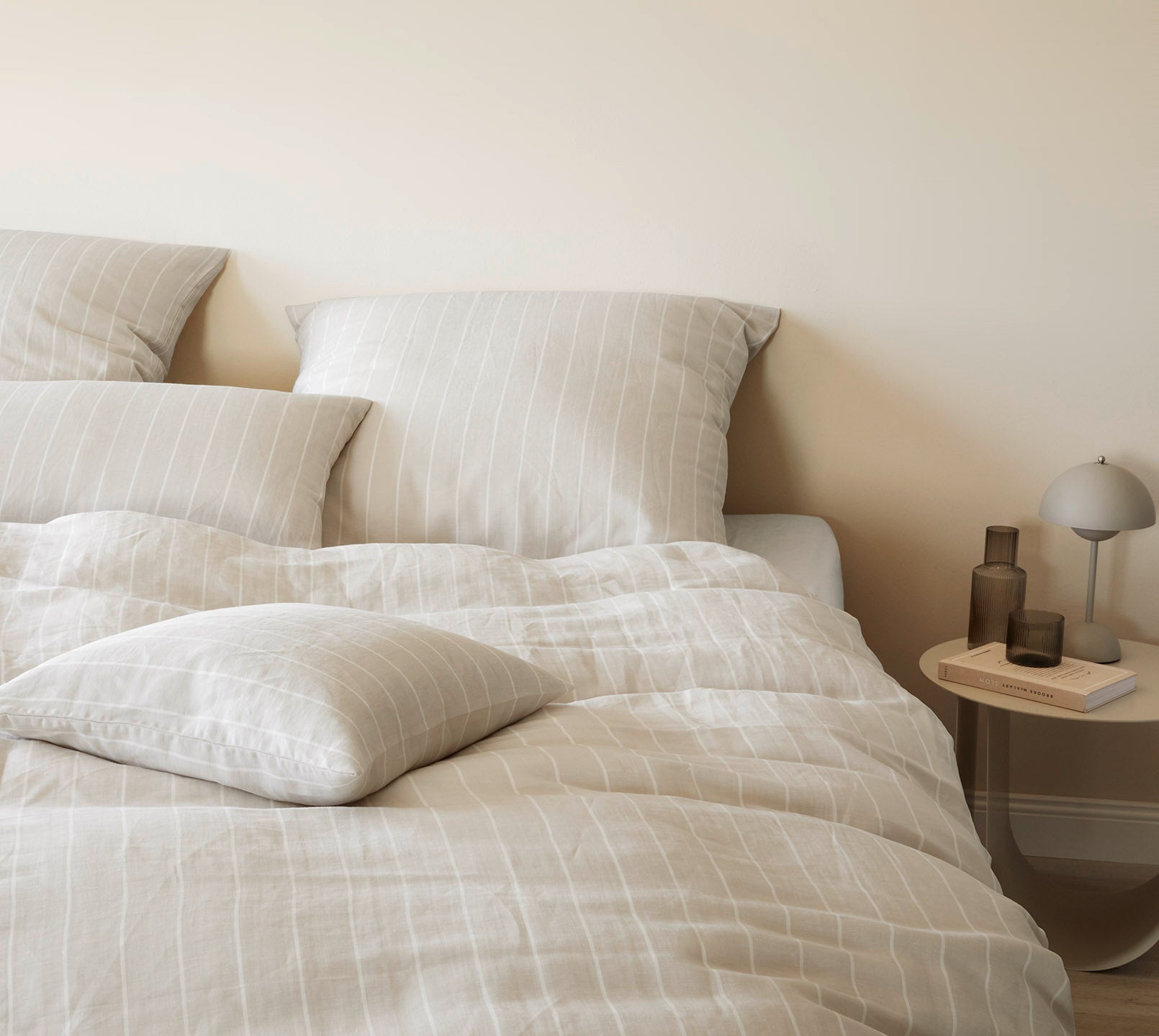 Halbleinen Bettwäsche Humble in Sand Streifen Schlafzimmer #farbe_Humble Sand