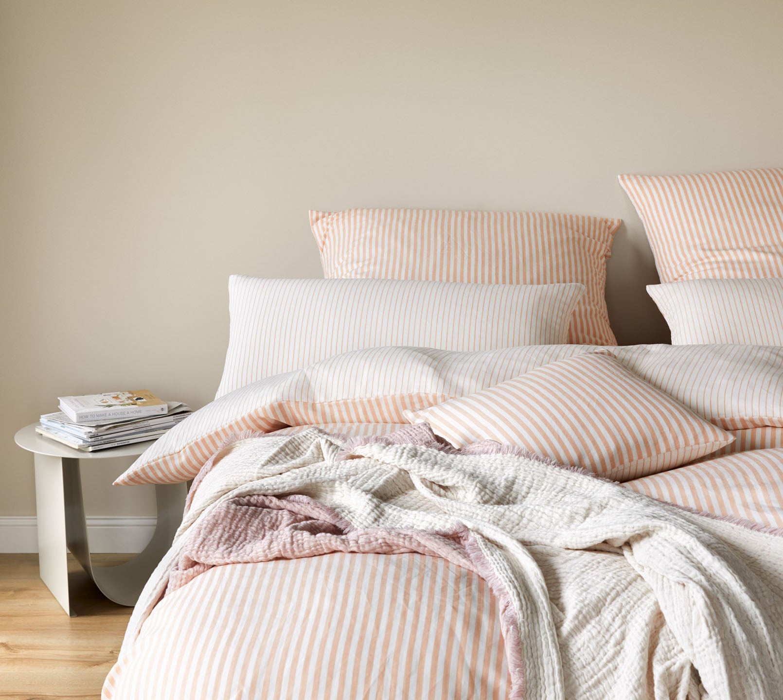 Halbleinen Wende-Bettwäsche Bold in Pfirsich Uni Streifen Detail #farbe_Bold Pfirsich