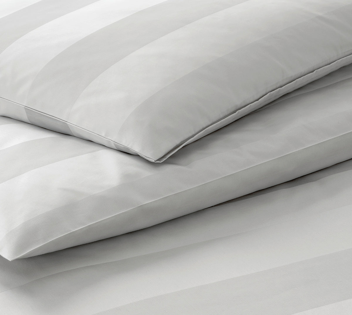 Jacquard Bettwäsche En Bloc in Weiß Streifen Freisteller #farbe_Weiß