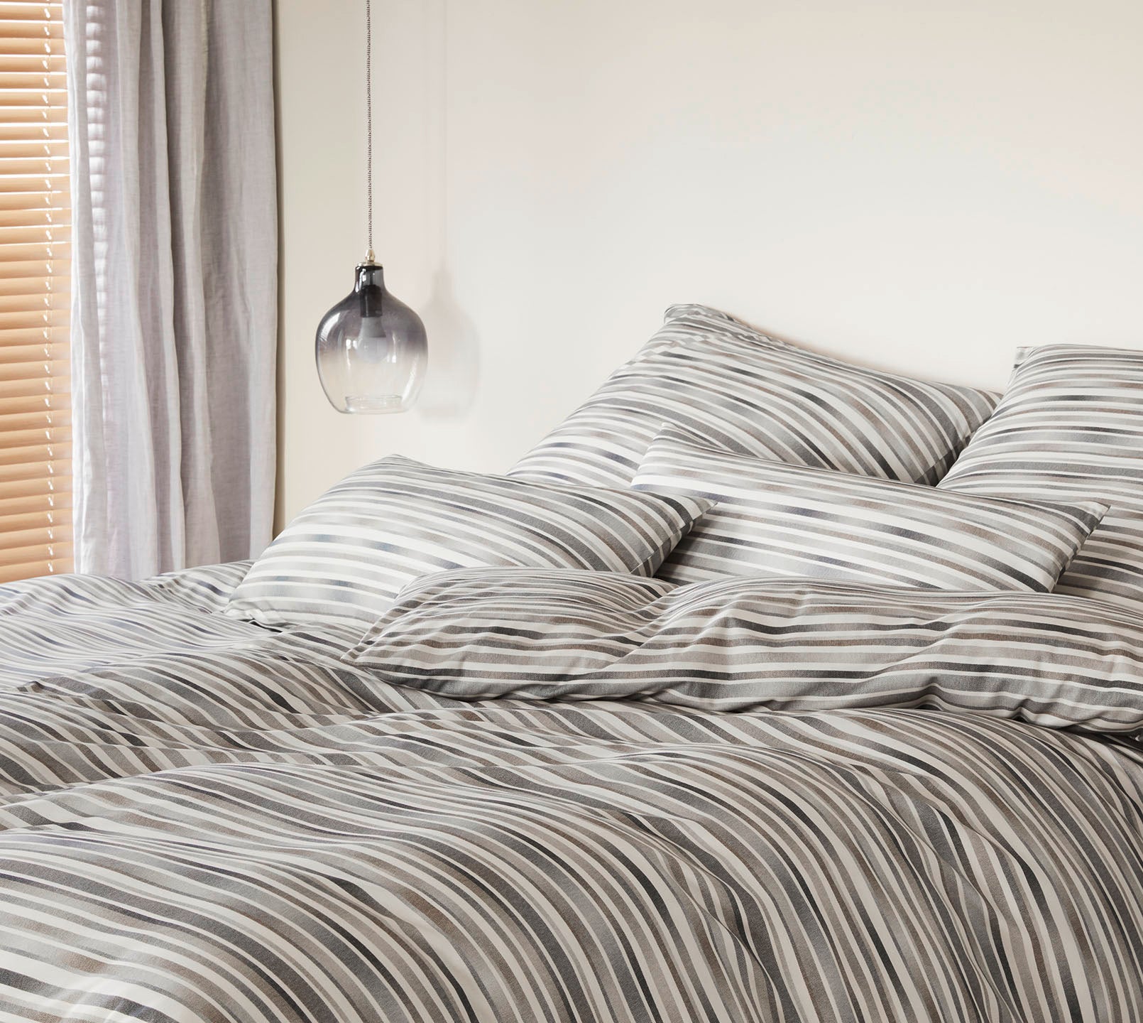 Jersey Bettwäsche Desire in Natur-Grau Streifen Schlafzimmer #farbe_Desire Natur-Grau