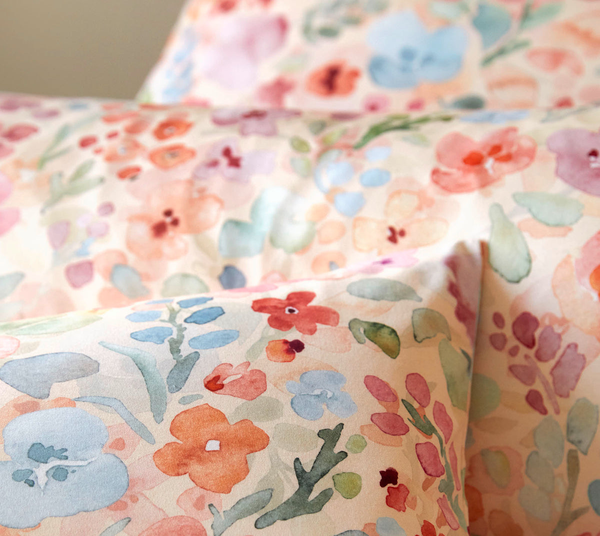 Jersey Bettwäsche Gentle Jersey in Apricot Blumen Detail #farbe_Gentle Jersey Apricot