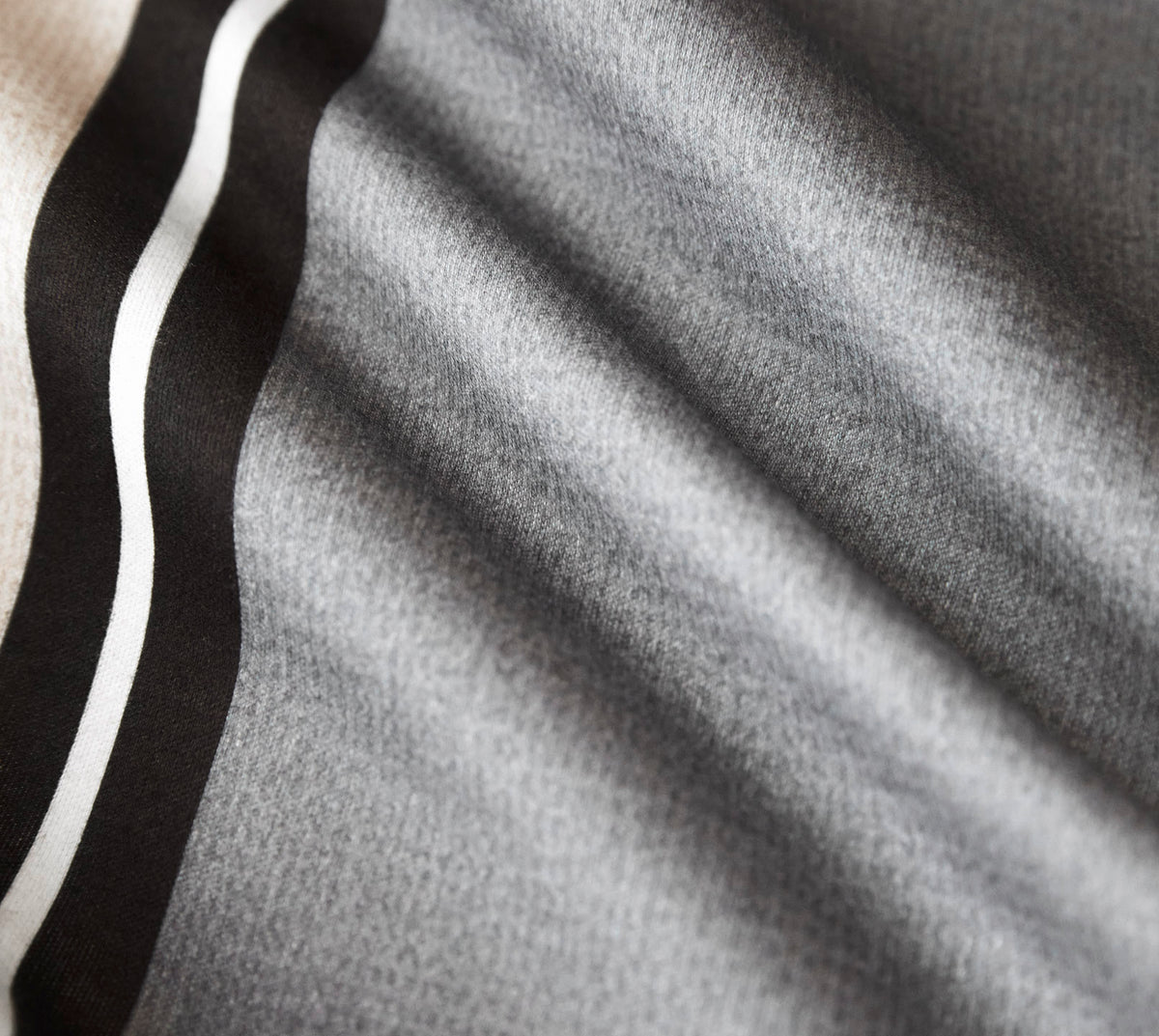 Jersey Bettwäsche Queens in Kiesel Streifen Material #farbe_Queens Kiesel