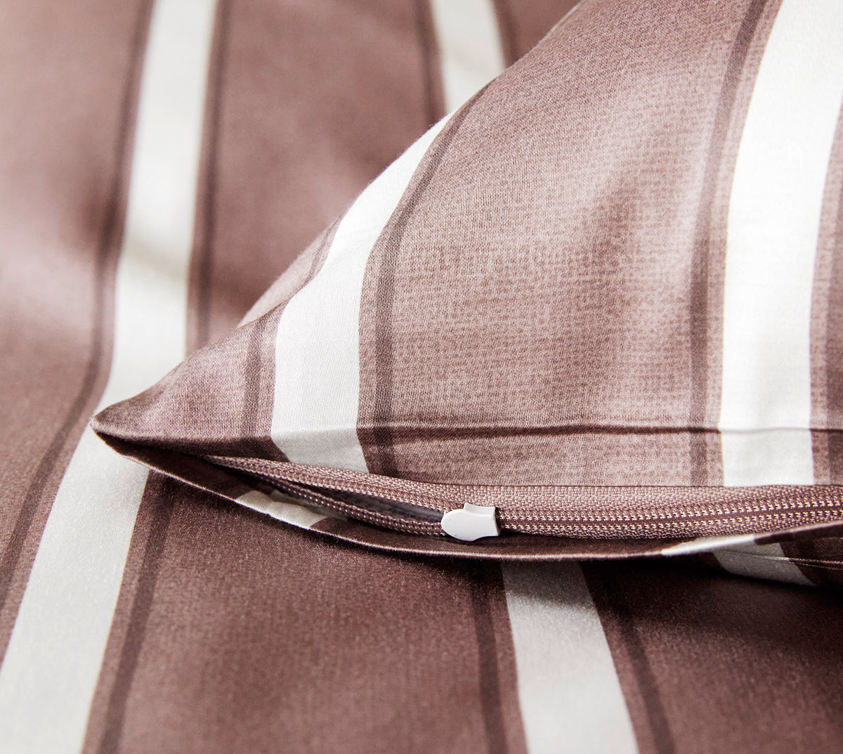 Jersey Bettwäsche Refrain Jersey in Mauve Streifen Reißverschluss #farbe_Refrain Jersey Mauve