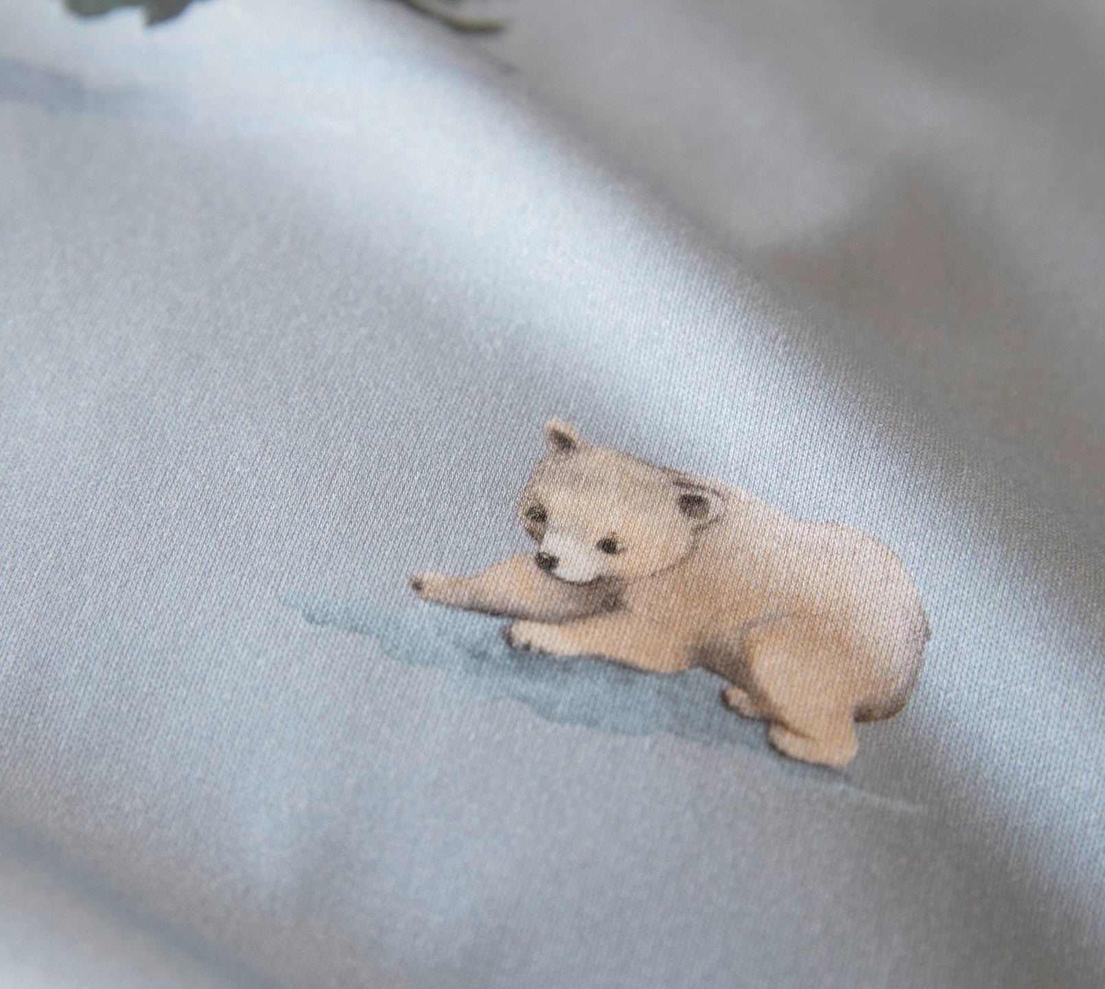 Jersey Bettwäsche Winterwald Jersey in Rauchblau Winterwaldmotive Detail 1 #farbe_Winterwald Jersey Rauchblau