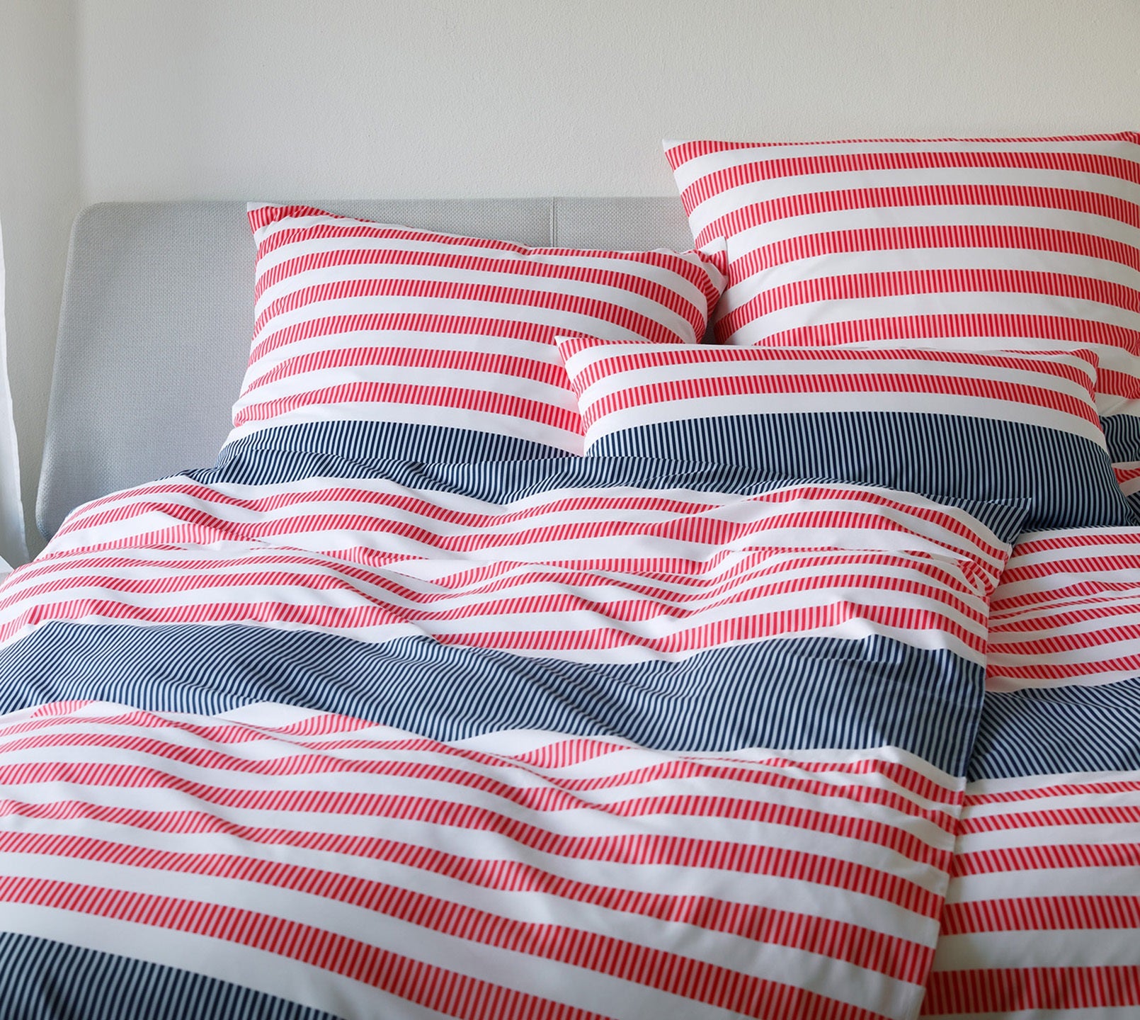 Mako-Batist Bettwäsche Summerstripe in Blau-Rot Streifen Schlafzimmer #farbe_Summerstripe Blau-Rot