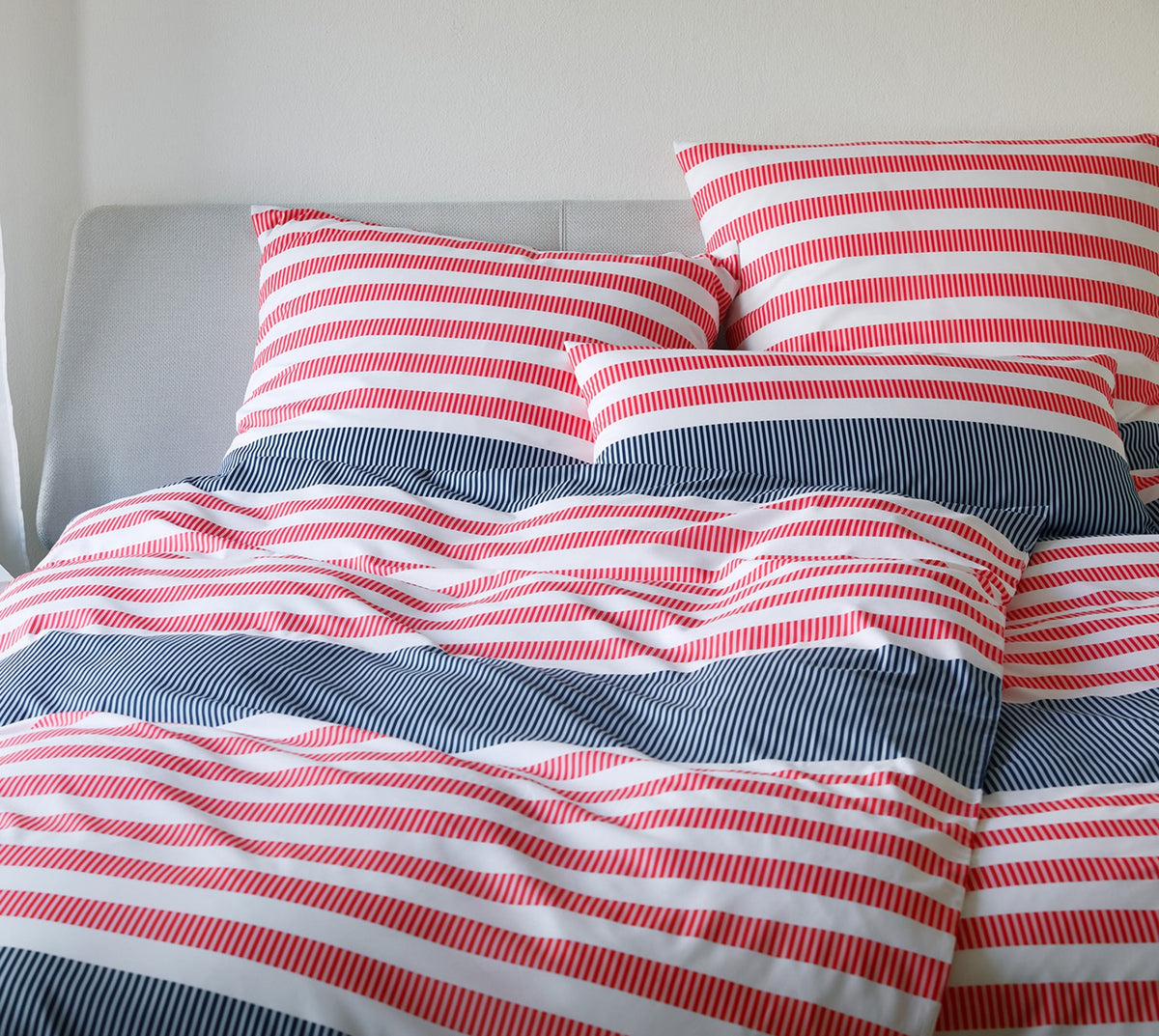Mako-Batist Bettwäsche Summerstripe in Blau-Rot Streifen Schlafzimmer #farbe_Summerstripe Blau-Rot