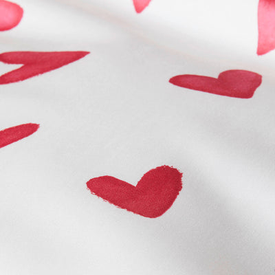 Satin Bettwäsche Cherie in Himbeerrot Herzen Detail 7 #farbe_Cherie Himbeerrot