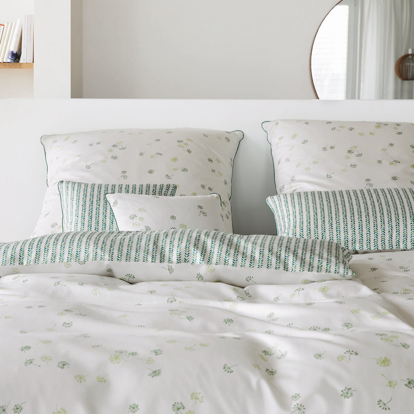 Satin Wende-Bettwäsche Fleurs in Blattgrün Pusteblume Fischgrät Schlafzimmer #farbe_Blattgrün