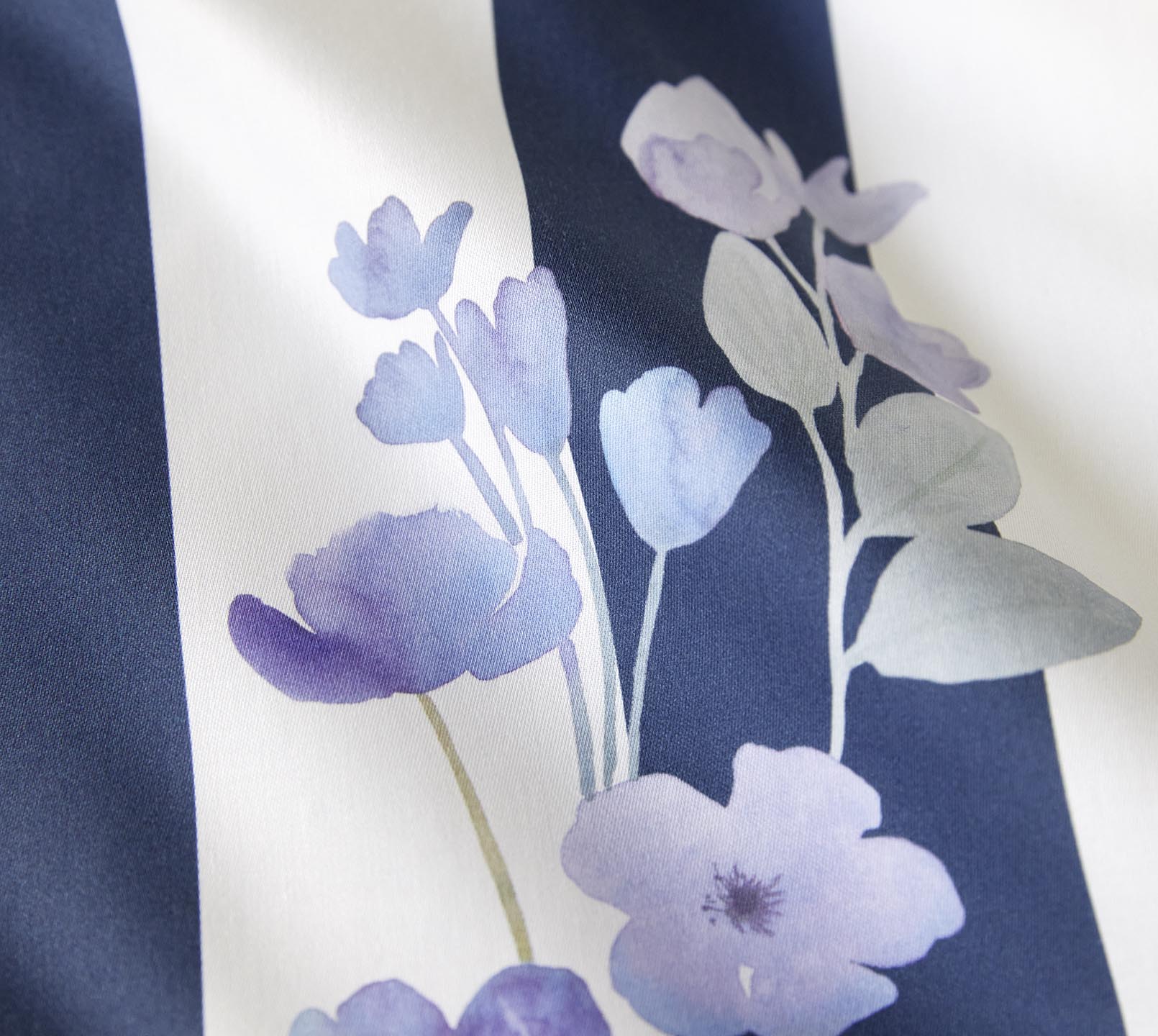 Satin Bettwäsche Flowerstripe in Marine Streifen Blumen Material #farbe_Flowerstripe Marine
