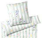 Satin Bettwäsche Flowerstripe in Zartgrün Streifen Blumen Freisteller #farbe_Zartgrün