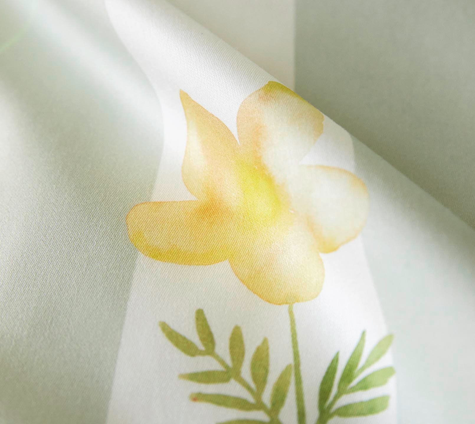 Satin Bettwäsche Flowerstripe in Zartgrün Streifen Blumen Material #farbe_Flowerstripe Zartgrün