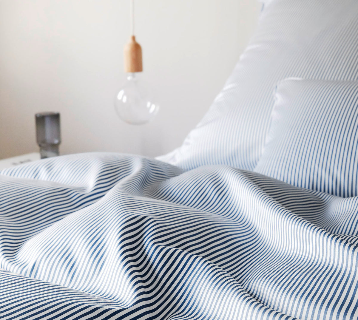 Satin Bettwäsche Hamburger Streifen in Marine Streifen Detail #farbe_Hamburger Streifen Marine