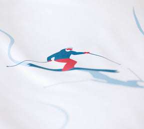 Satin Bettwaesche Joyride in Signal Rot Skifahrer Detail 2 
