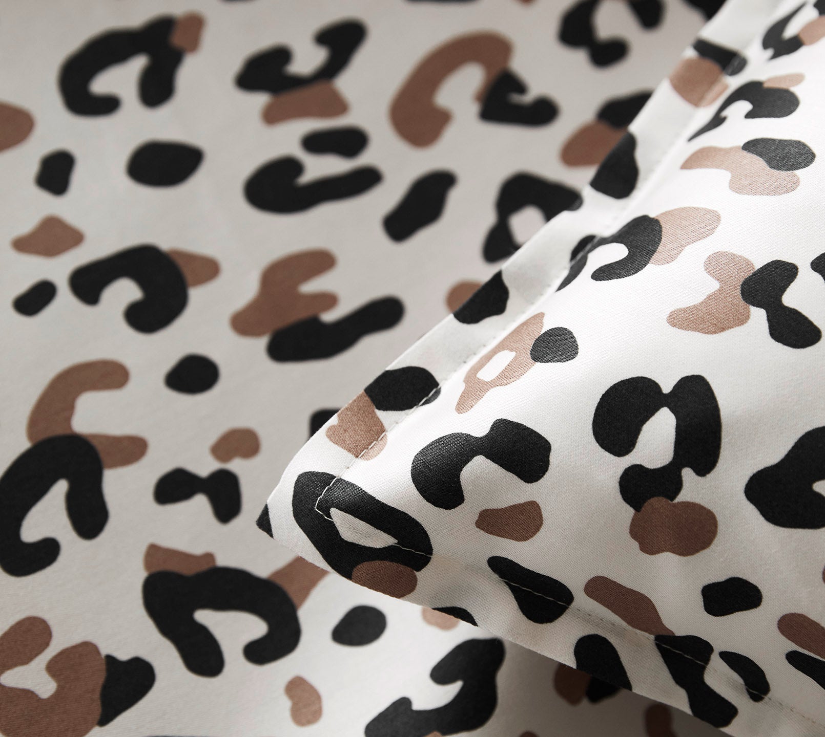 Satin Bettwäsche Leolook in Schwarz-Sand Leooptik Detail 6 #farbe_Leolook Schwarz-Sand