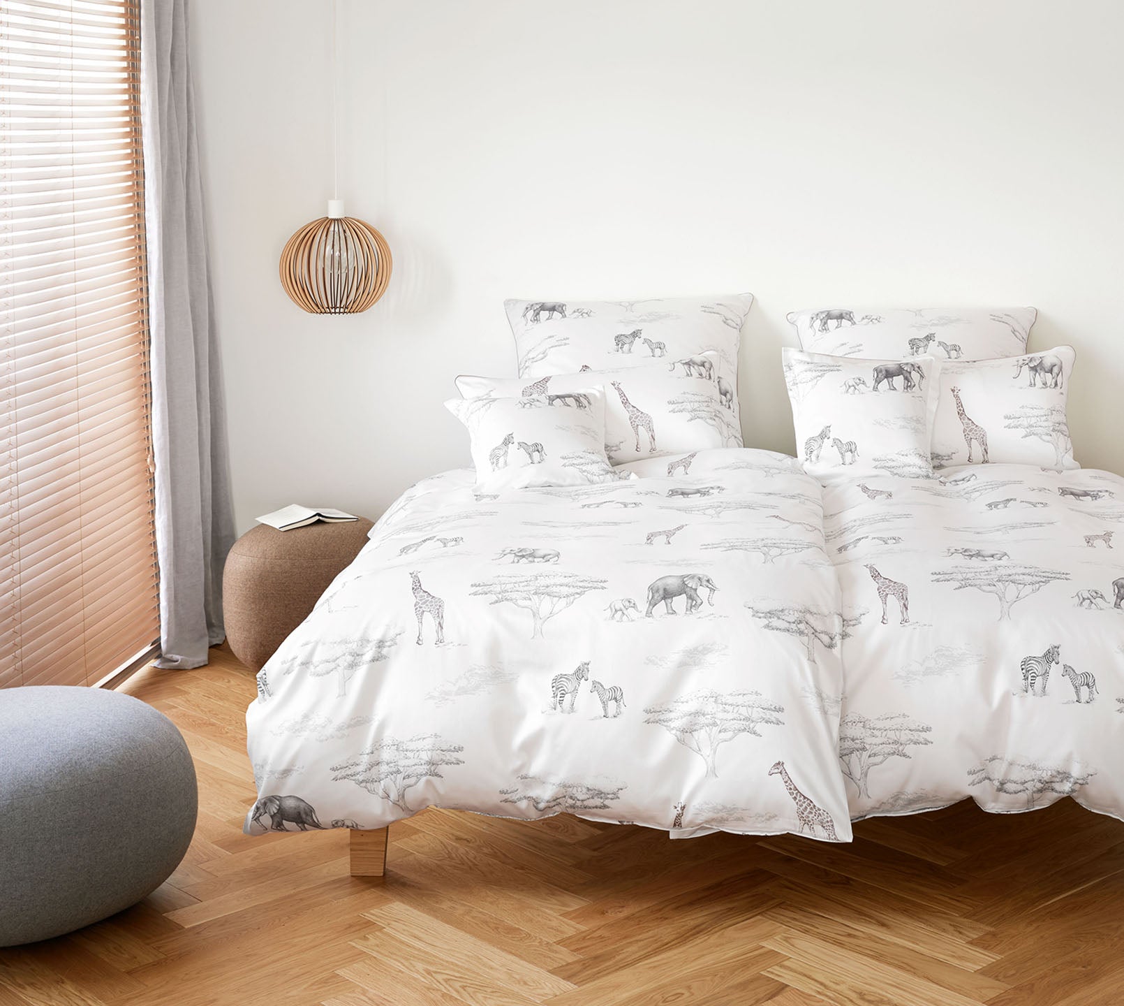 Satin Bettwäsche Sambesi in Beige Tiere Schlafzimmer #farbe_Sambesi Greige