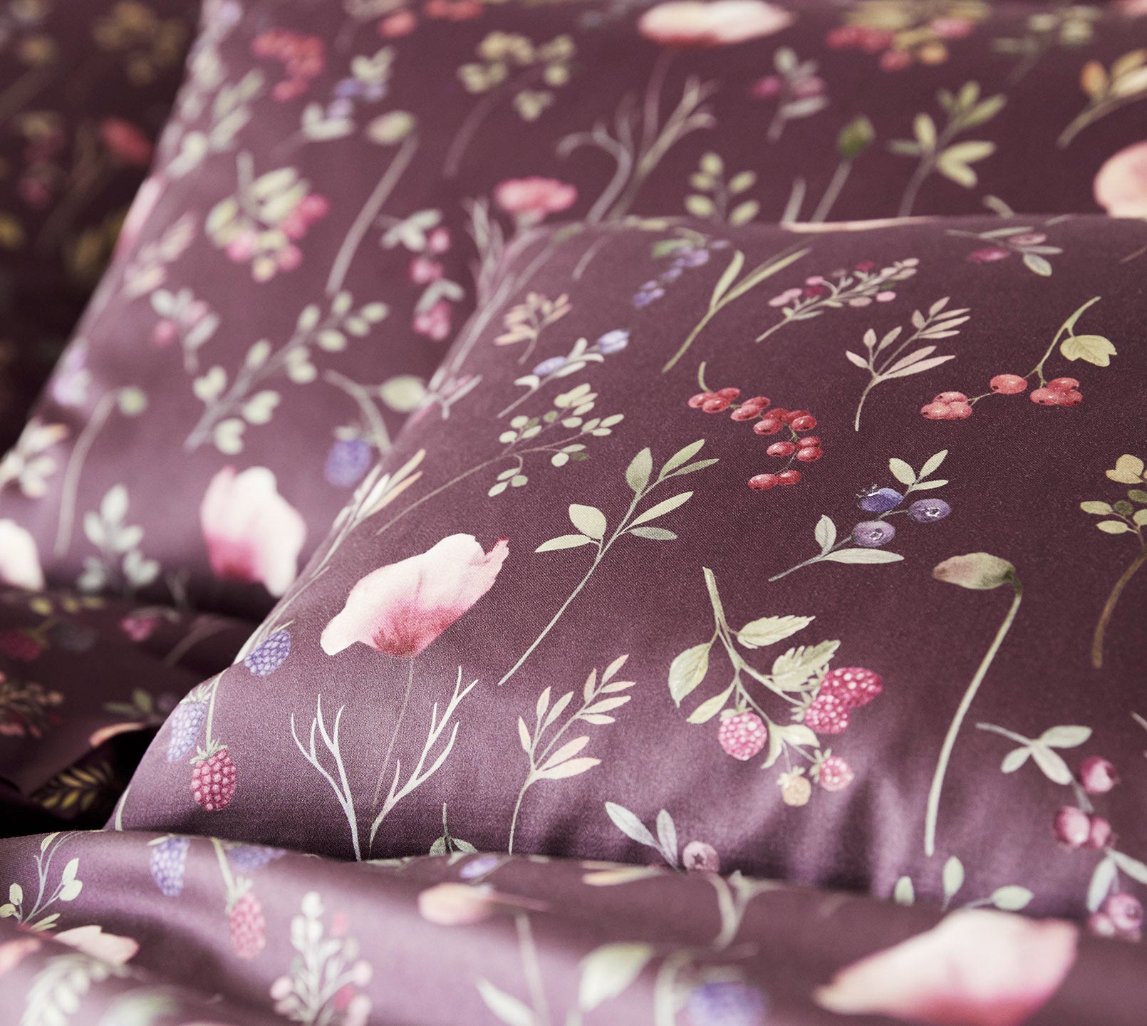 Satin Bettwäsche Sorbet in Beere Blumen Detail #farbe_Sorbet Beere