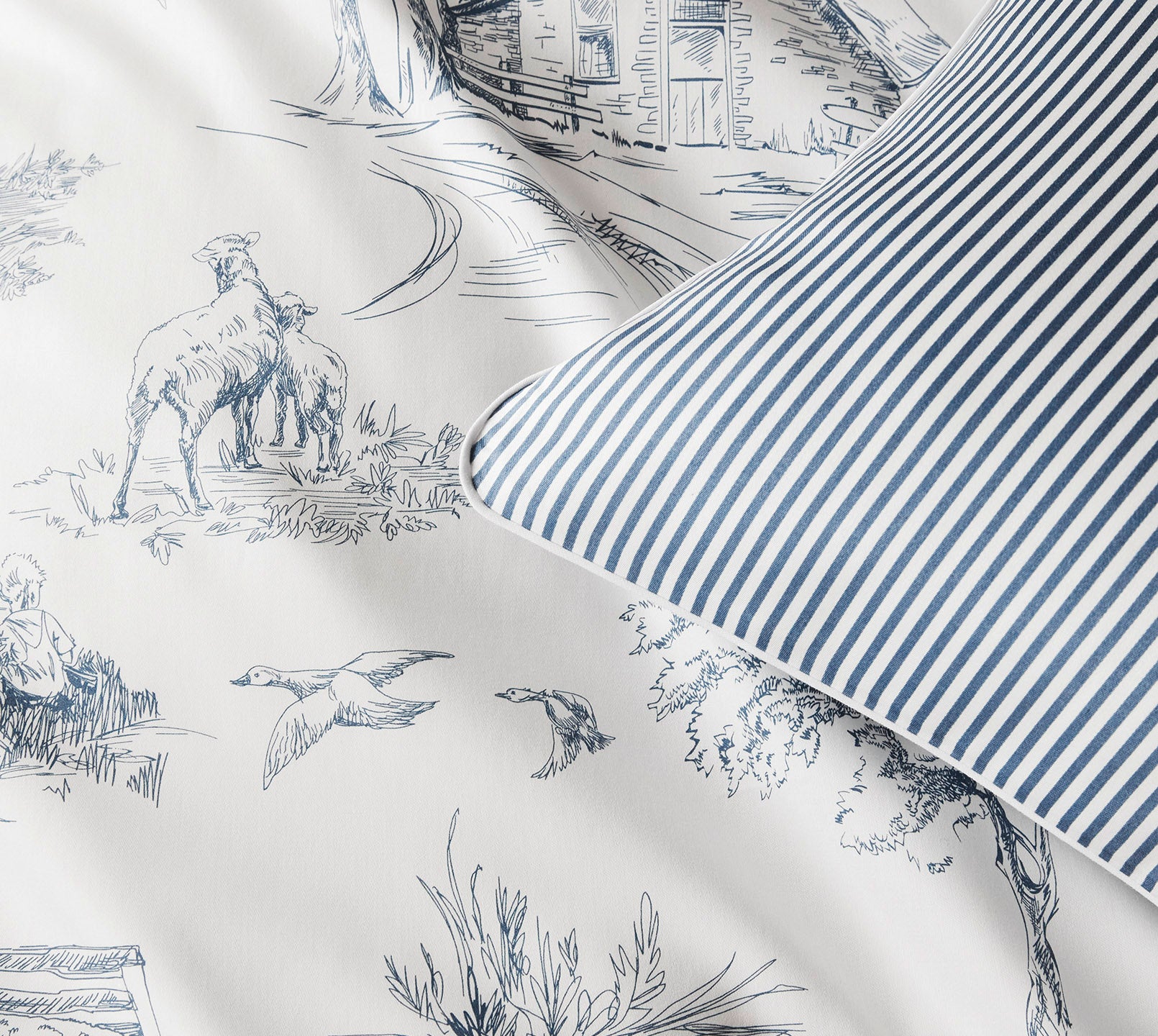 Satin Bettwäsche Toile de Jouy in Marine Landschaften Detail 3 #farbe_Toile de Jouy Marine