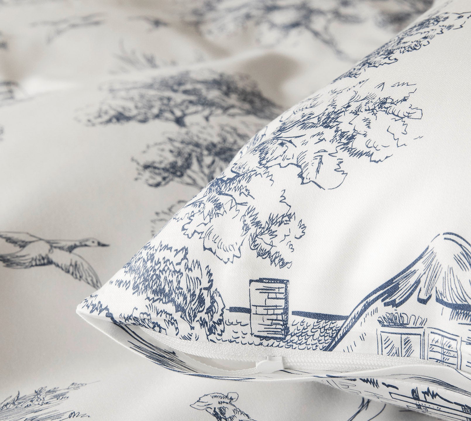Satin Bettwäsche Toile de Jouy in Marine Landschaften Reißverschluss 
#farbe_Toile de Jouy Marine