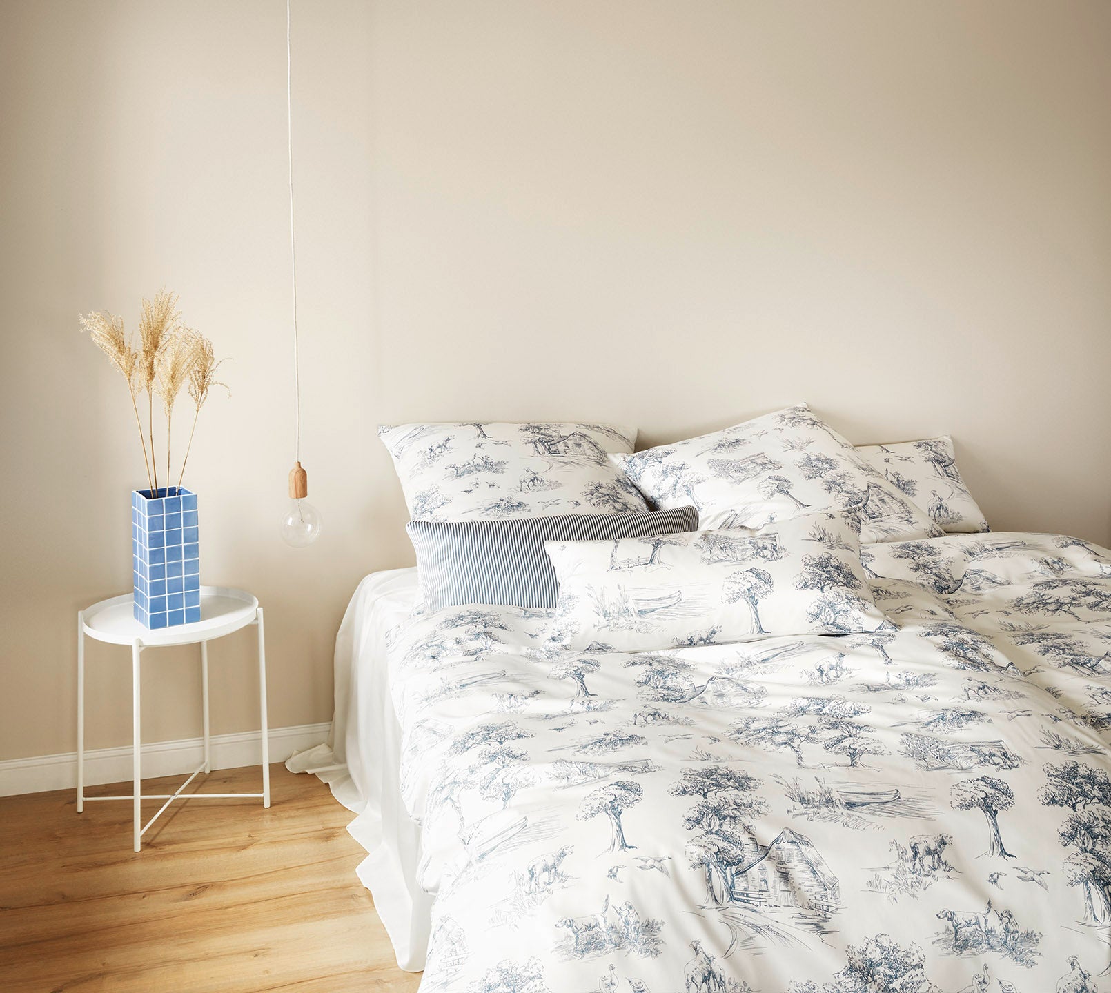 Satin Bettwäsche Toile de Jouy in Marine Landschaften Detail Schlafzimmer 
#farbe_Toile de Jouy Marine