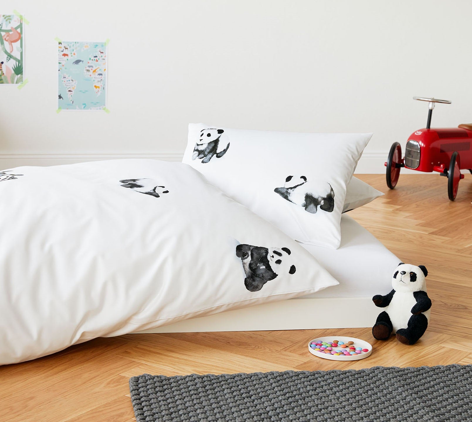 Satin Kinderbettwaesche Panda The Bear in Weiß Pandabär Stickmotiv Schlafzimmer