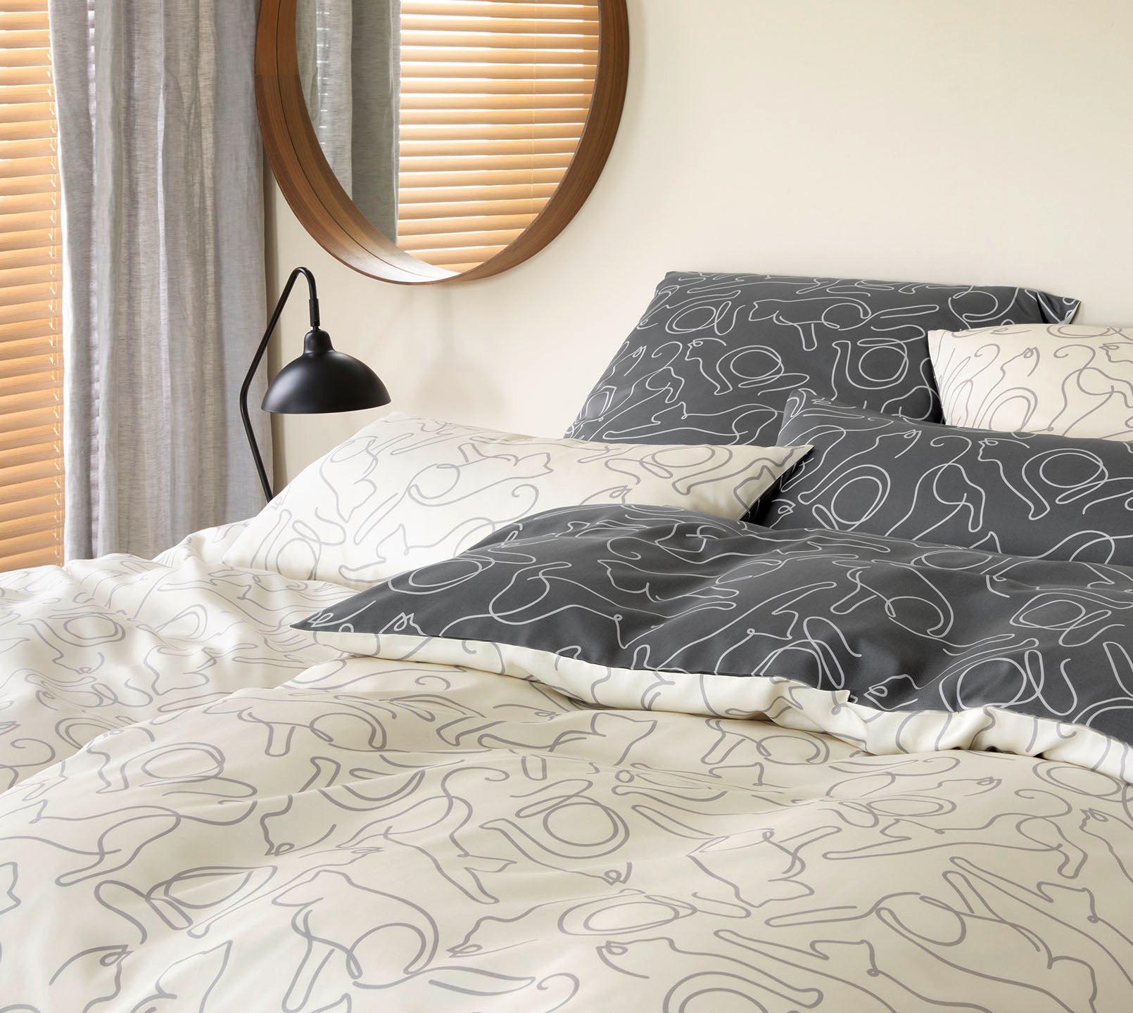 Satin Wende-Bettwäsche Cats in Creme-Grau Katzenmotiv Schlafzimmer #farbe_Cats Creme-Grau