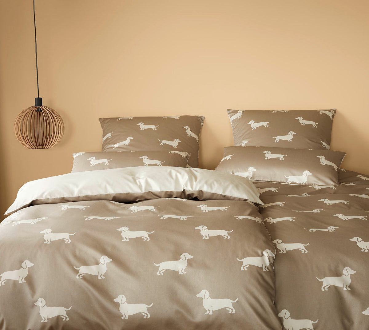 Satin Wende-Bettwäsche Dogs in Natur-Beige Hundepfoten Schlafzimmer #farbe_Dogs Natur-Beige