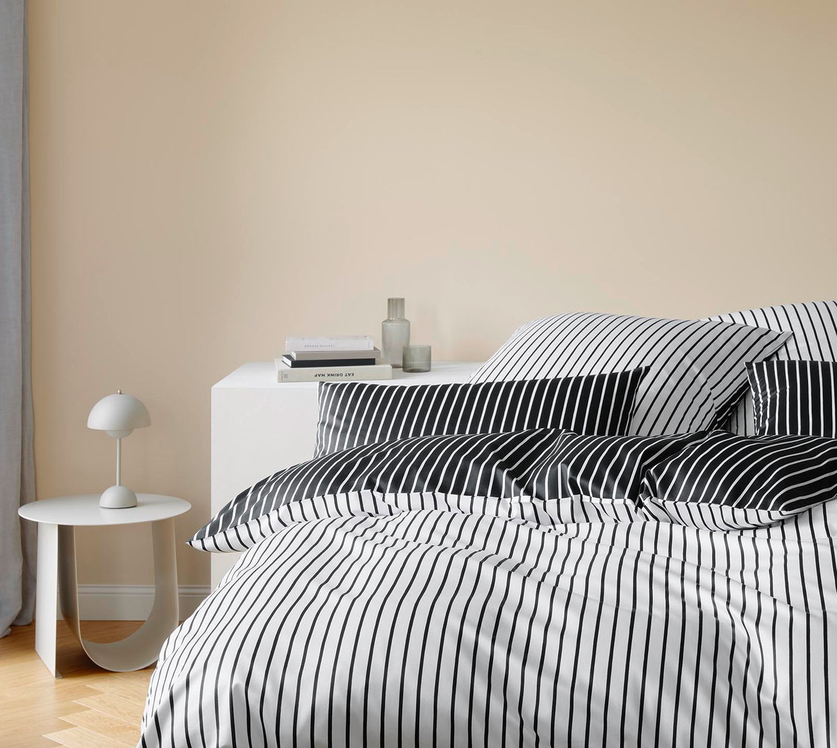 Satin Wende-Bettwäsche Lined Streifen Schlafzimmer #farbe_Lined Schwarz-Weiß