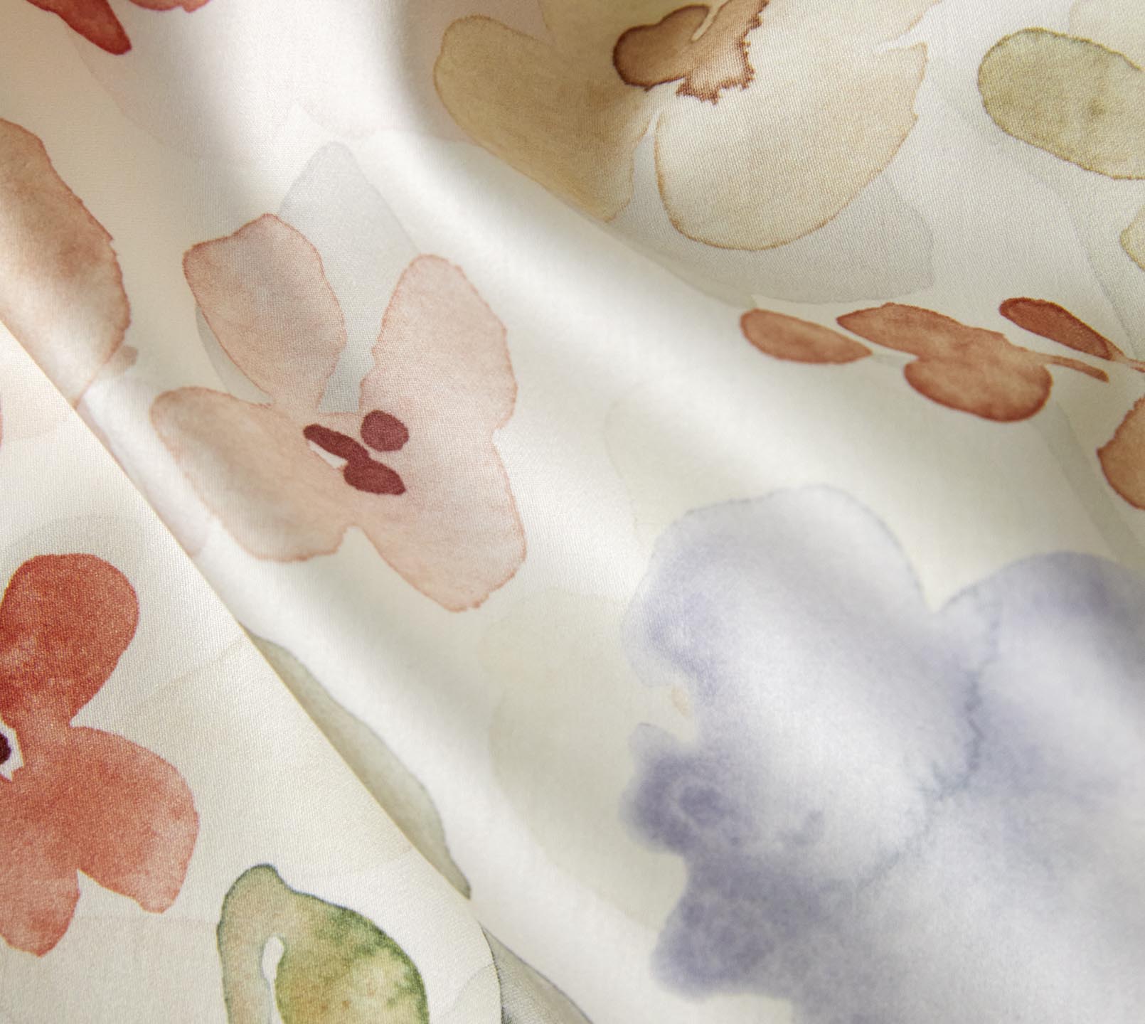 Seiden Satin Bettwäsche Gentle in Creme Blüten Material #farbe_Gentle Creme