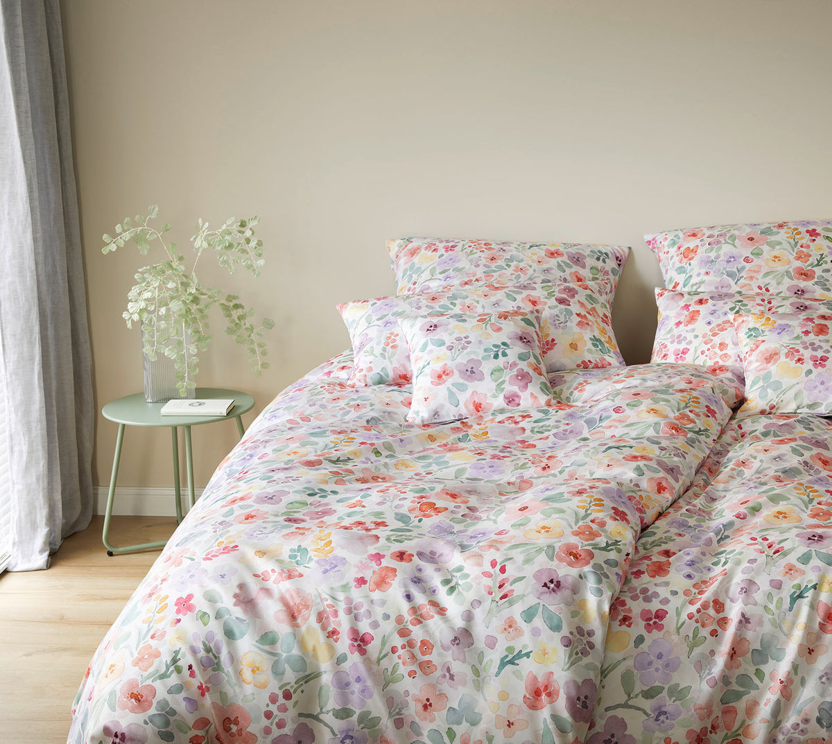 Seiden Satin Bettwäsche Gentle in Weiß Blüten Schlafzimmer #farbe_Gentle Weiß