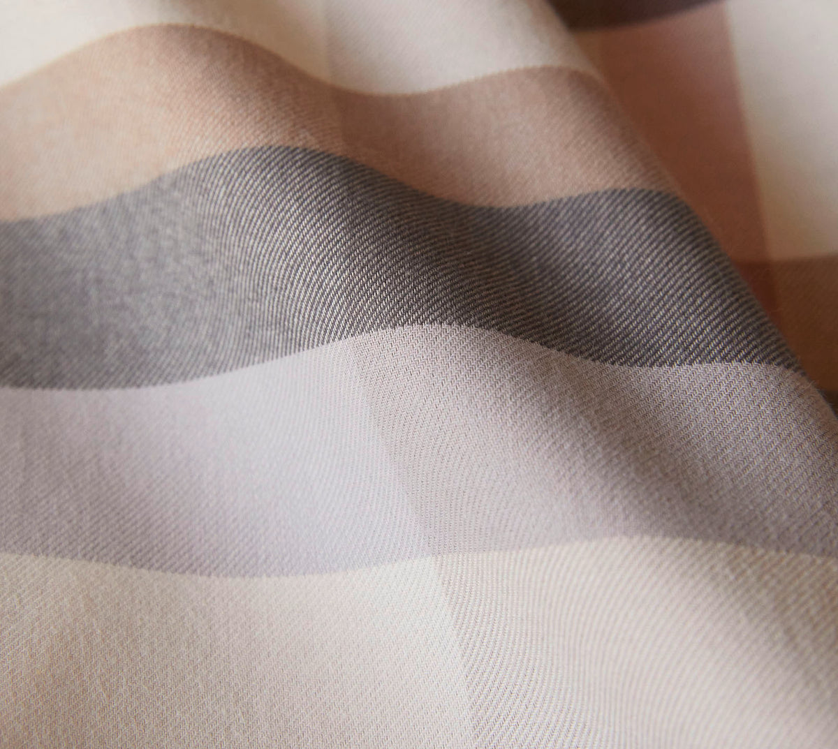 Softflanell Bettwäsche Darcy in Kiesel Karo Material #farbe_Darcy Kiesel