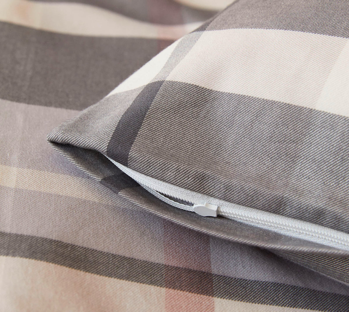 Softflanell Bettwäsche Darcy in Kiesel Karo Reißverschluss #farbe_Darcy Kiesel