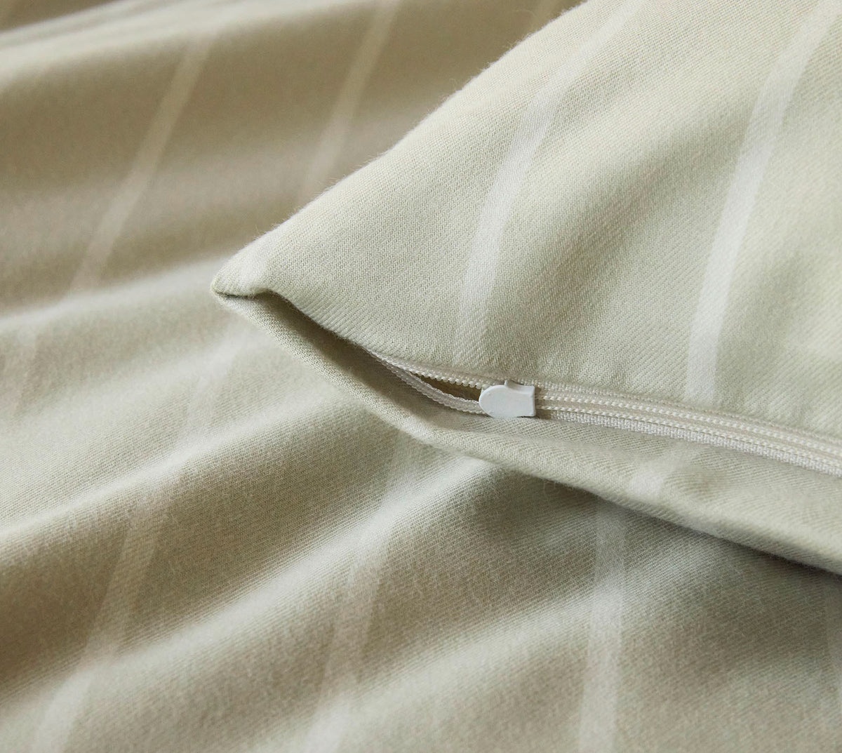 Softflanell Bettwäsche Winston in Pastellgrün Streifen Reißverschluss #farbe_Winston Pastellgrün