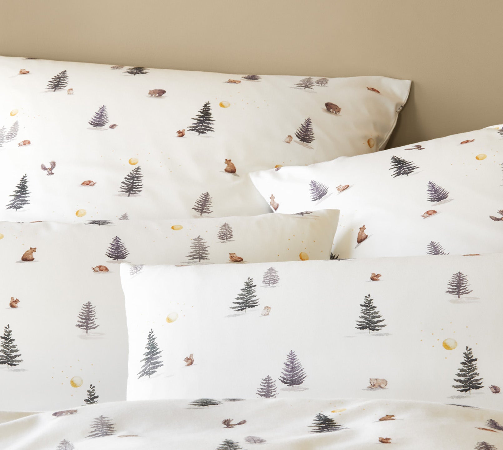 Softflanell Bettwäsche Winterwald in Weiß Waldmotive Detail 2 #farbe_Winterwald Weiß
