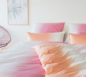 Satin Bettwaesche Shades in Pink Farbverlauf Schlafzimmer 